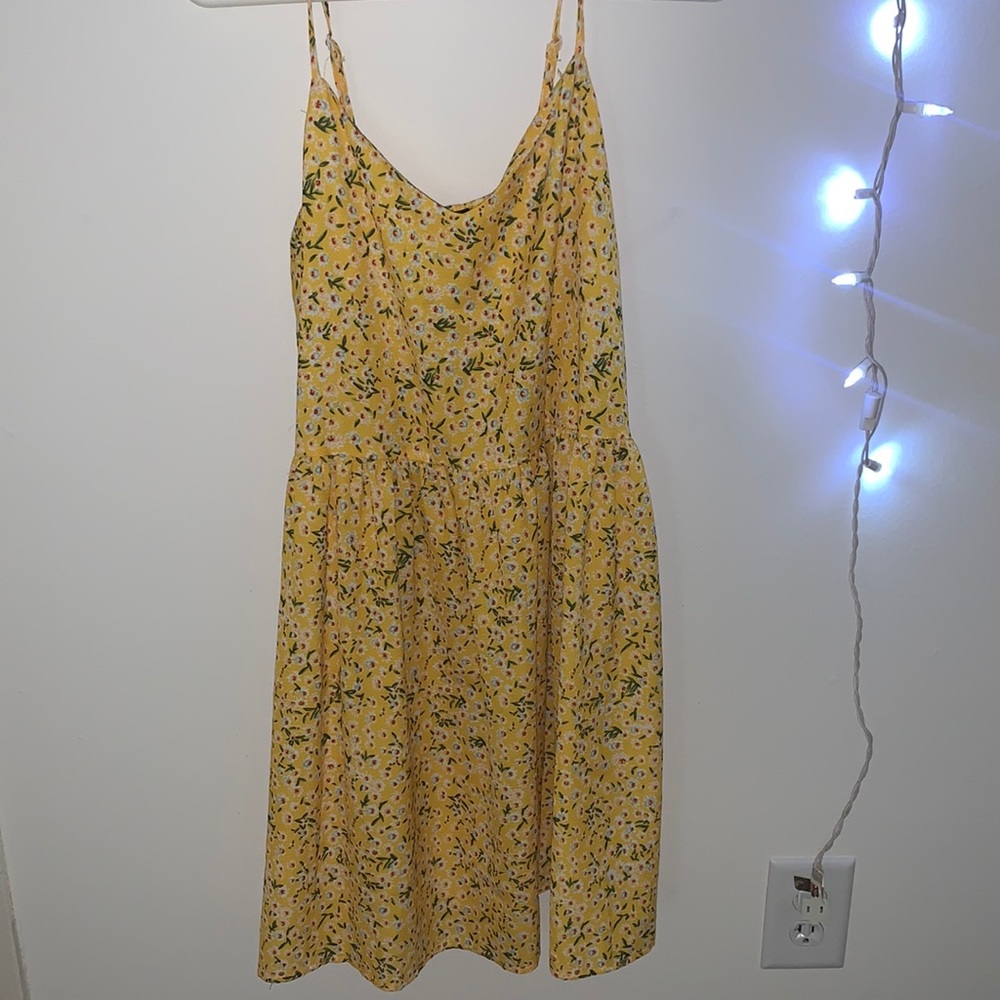 Little yellow dress 🌞
